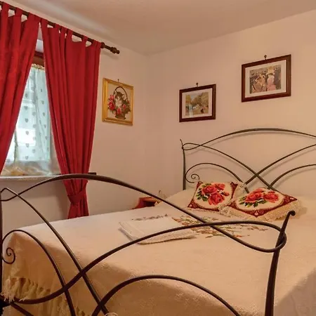 Rochefort Apartment *